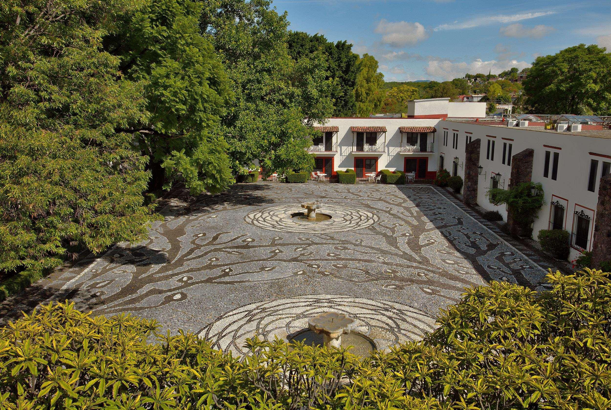 Готель Hacienda Jurica By Brisas Керетаро Екстер'єр фото The main courtyard of the school