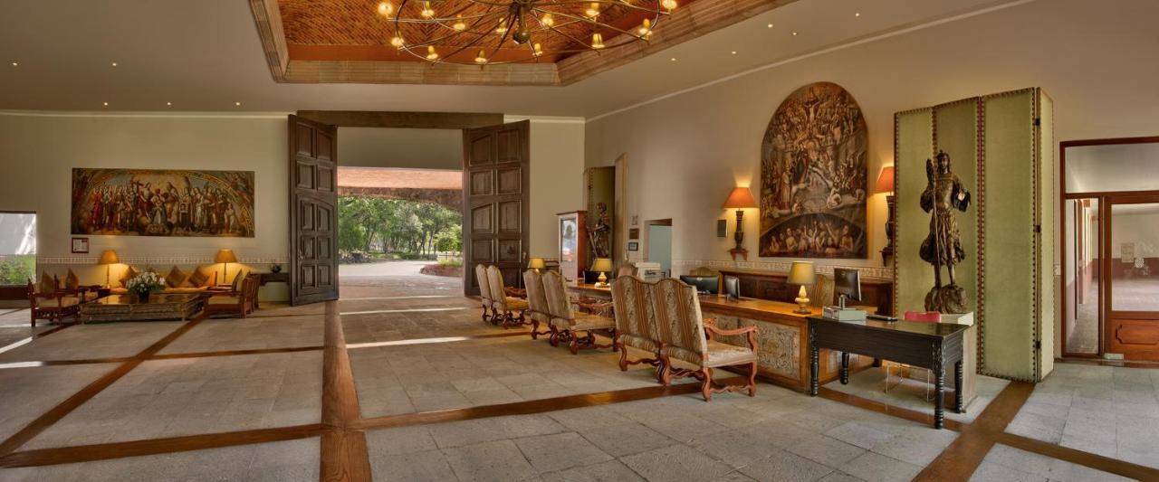 Готель Hacienda Jurica By Brisas Керетаро Екстер'єр фото The lobby at the Four Seasons Resort
